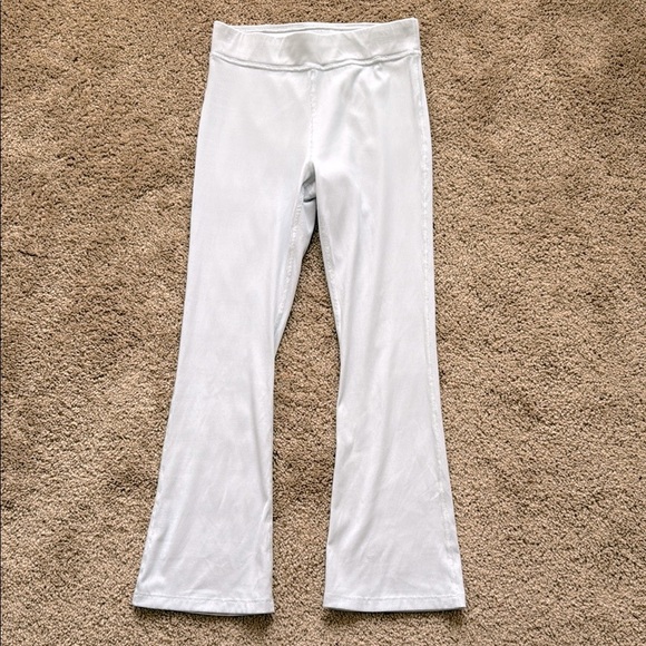 Outdoor Voices Superform Rib Kick Flare Leggings Pants in Jasmine - Picture 2 of 9
